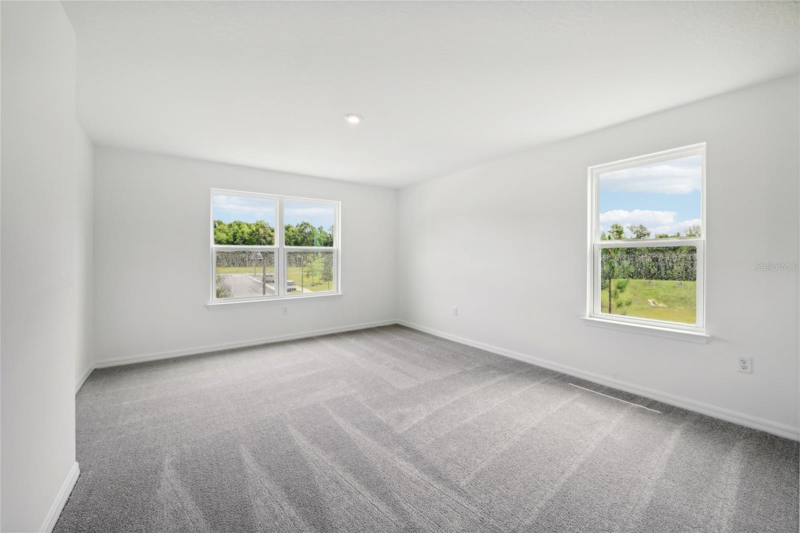 SILVER LAKE POINTE - Residential