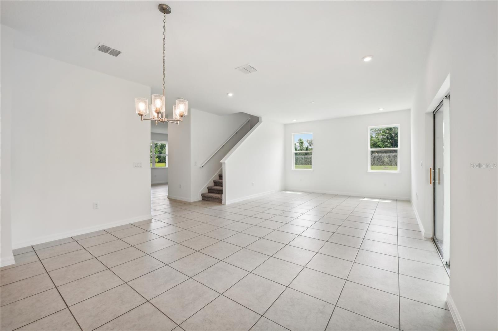 SILVER LAKE POINTE - Residential