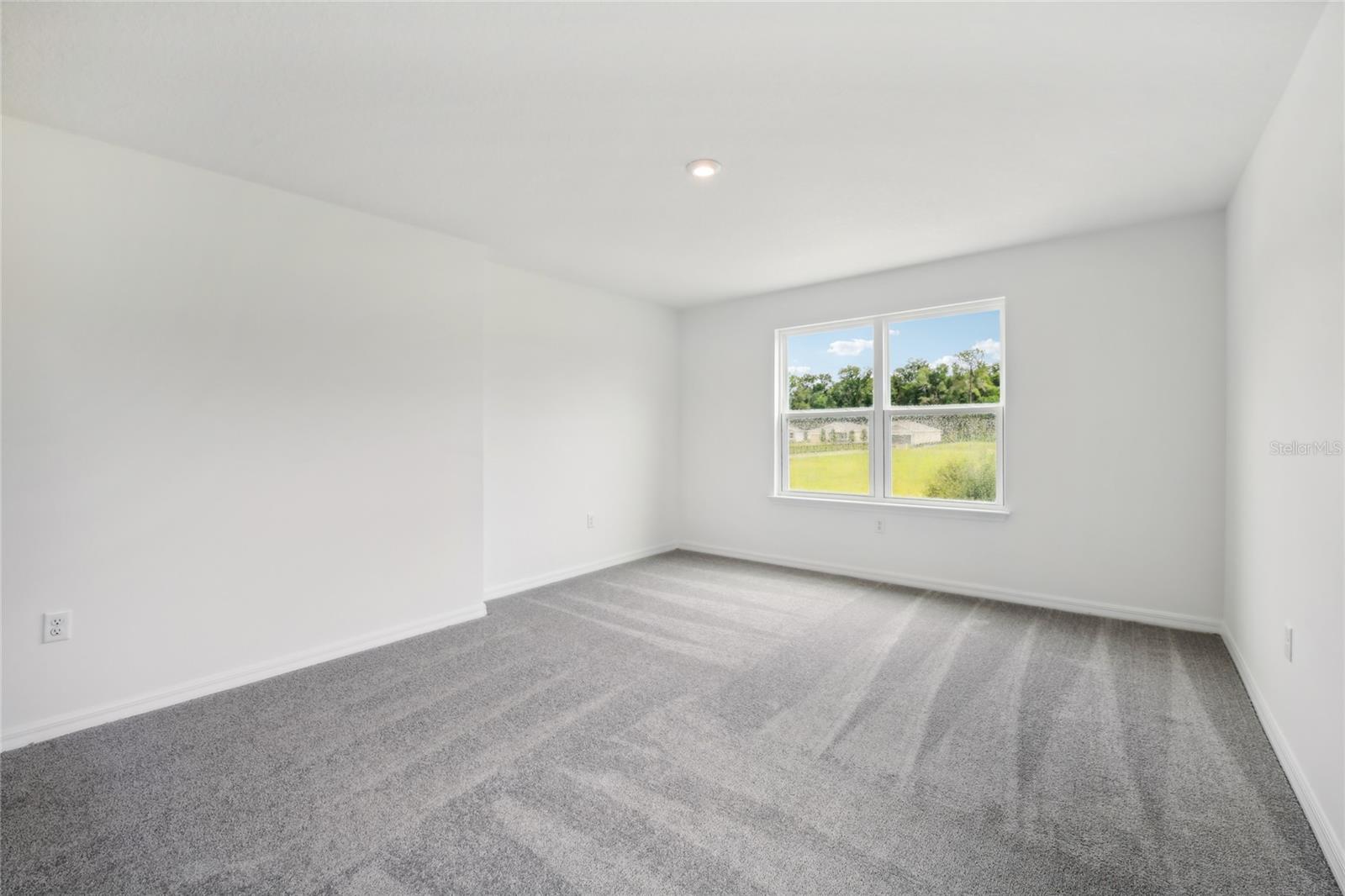 SILVER LAKE POINTE - Residential