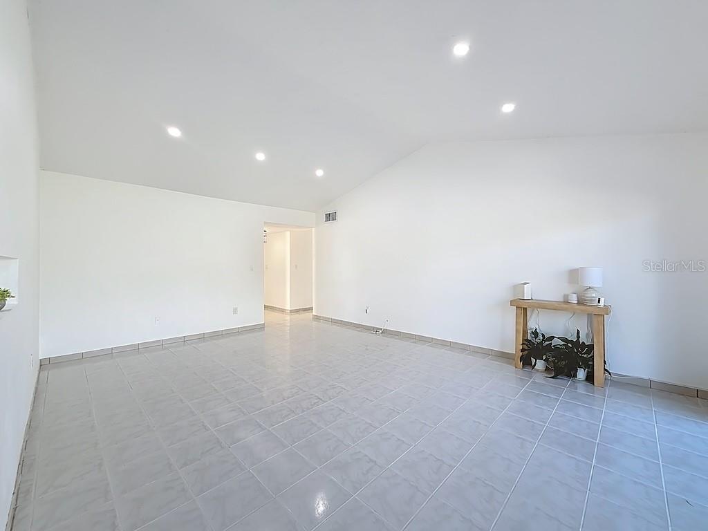 DEVON AIRE VILLAS SEC 05 - Residential