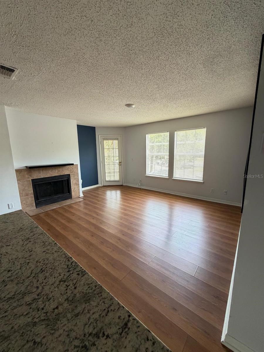 CENTRAL PARK - Residential Lease