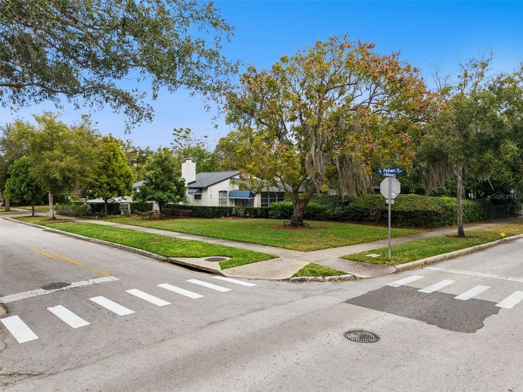 Photo of 1541 Westchester Avenue, Winter Park, FL 32789 (MLS # O6374414)