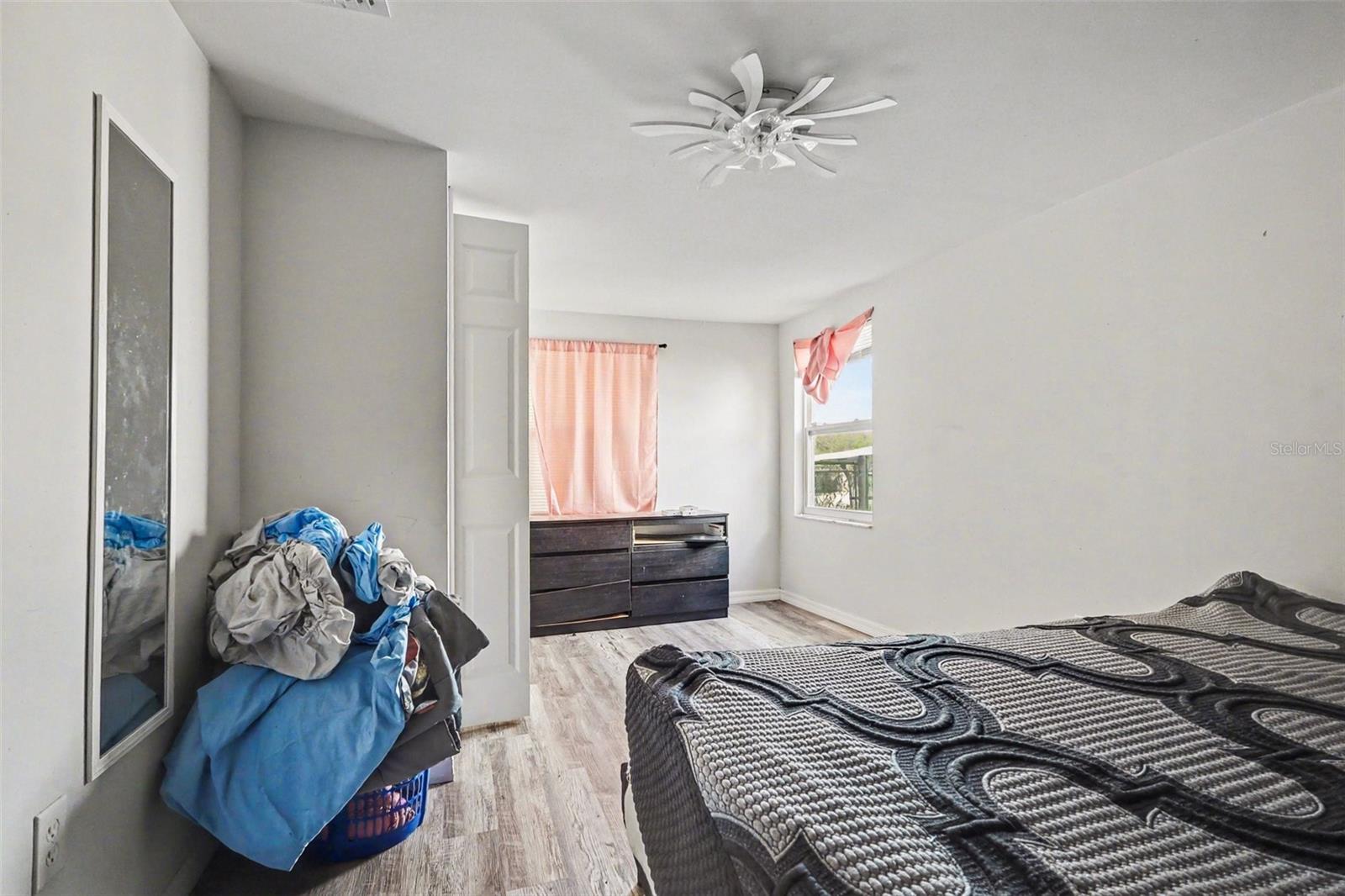 COUNTRY CLUB ESTATES RESUB PT - Residential