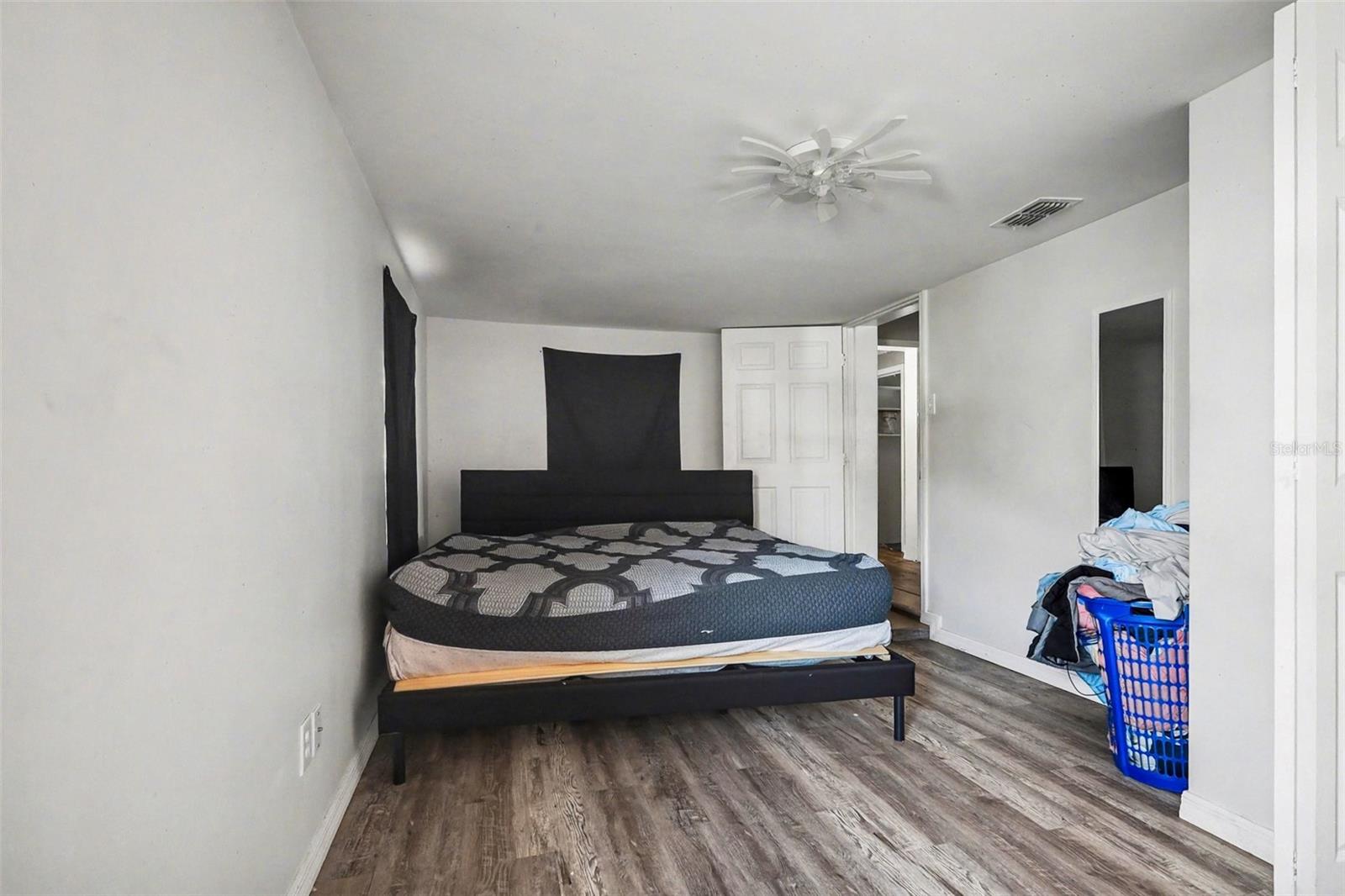 COUNTRY CLUB ESTATES RESUB PT - Residential