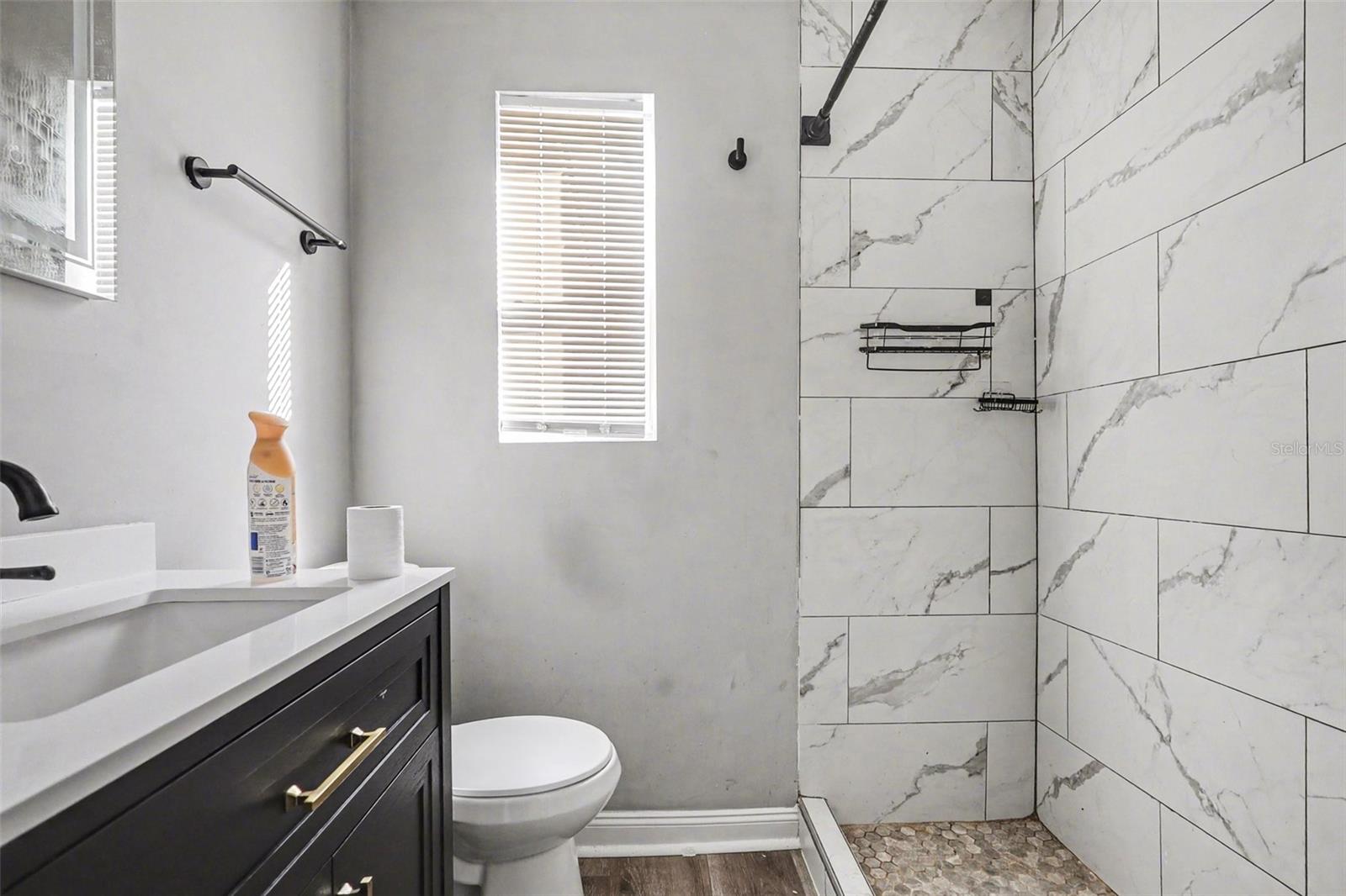 COUNTRY CLUB ESTATES RESUB PT - Residential