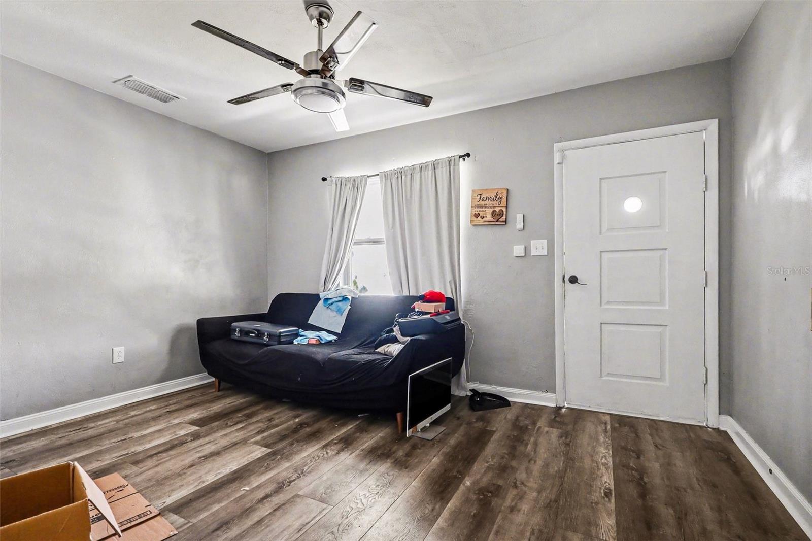 COUNTRY CLUB ESTATES RESUB PT - Residential