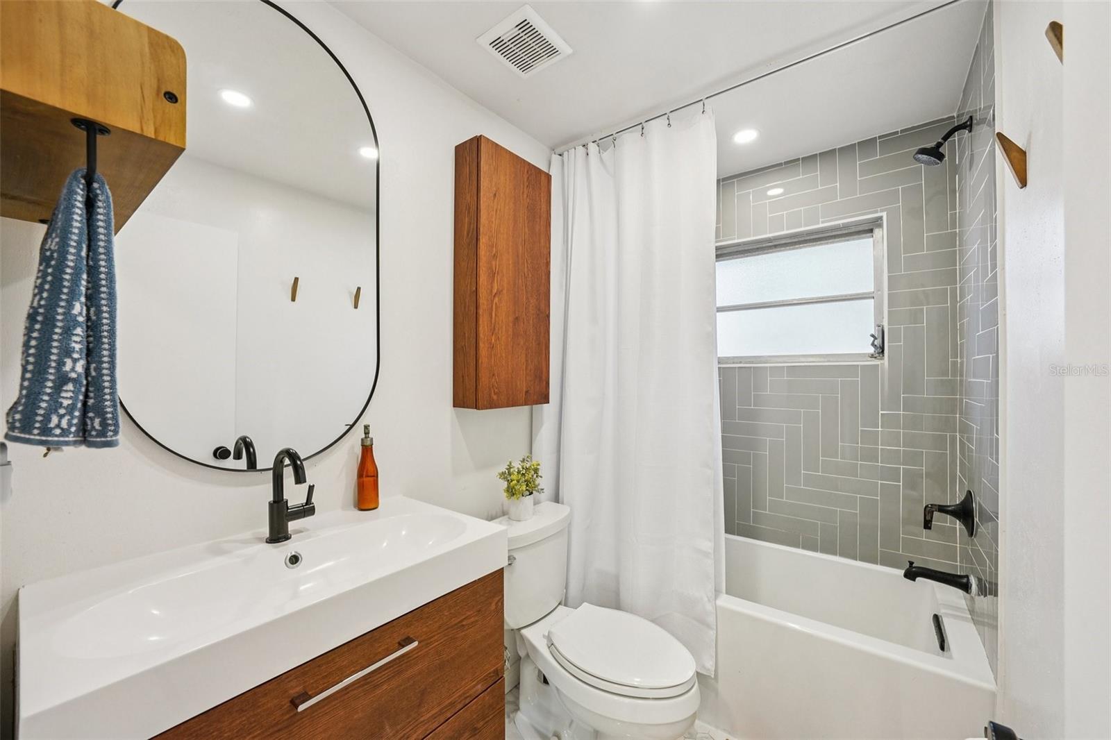 IMPERIAL GROVES - Residential