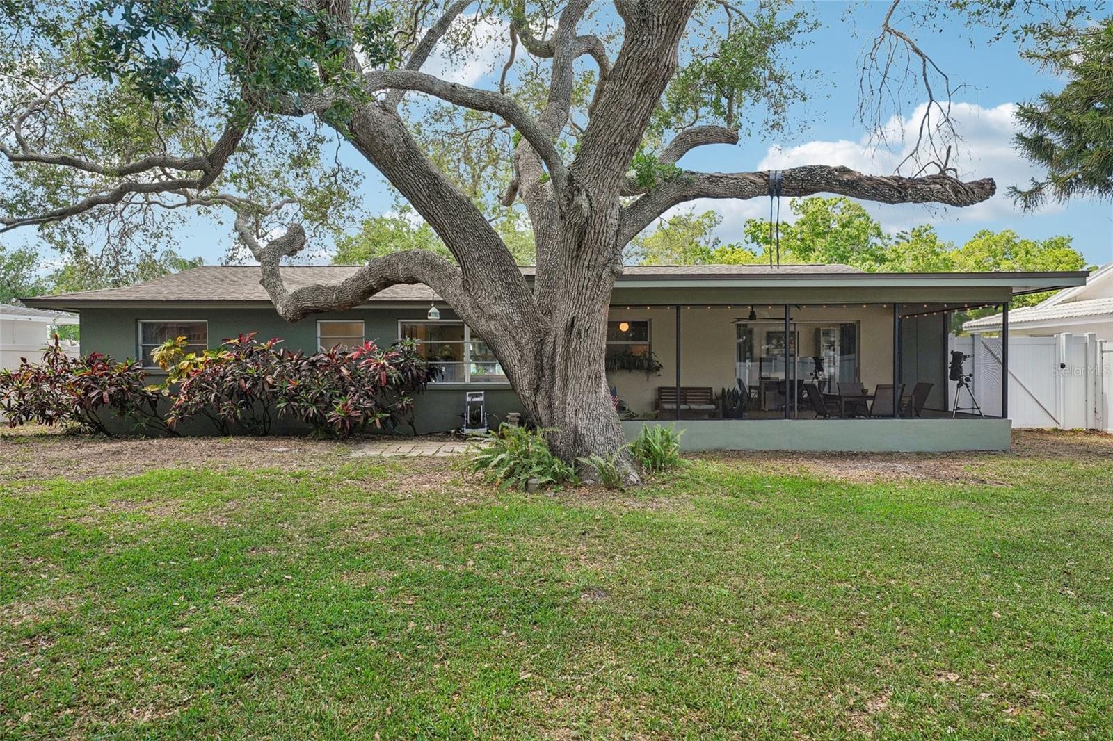 IMPERIAL GROVES - Residential