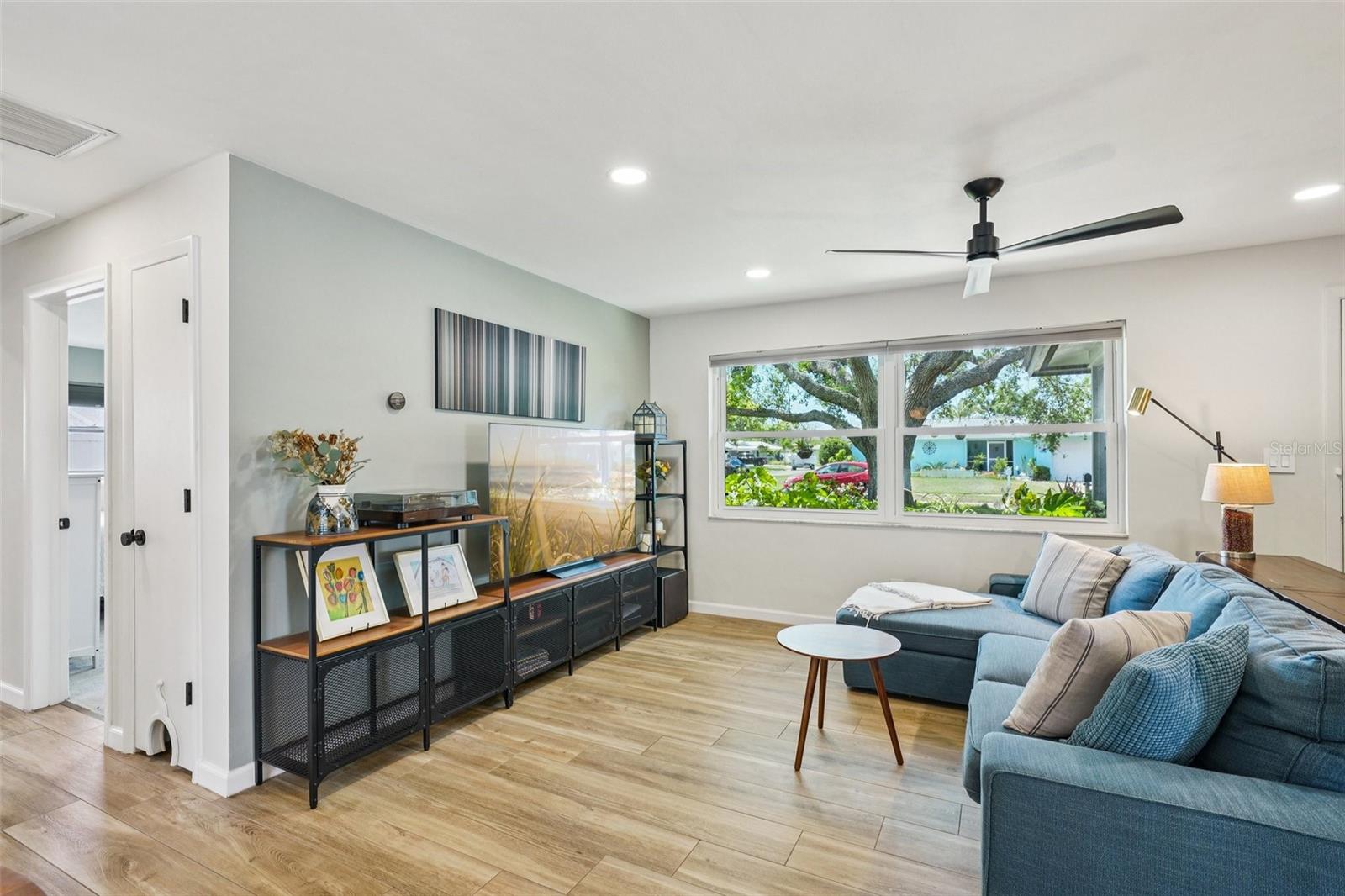 IMPERIAL GROVES - Residential