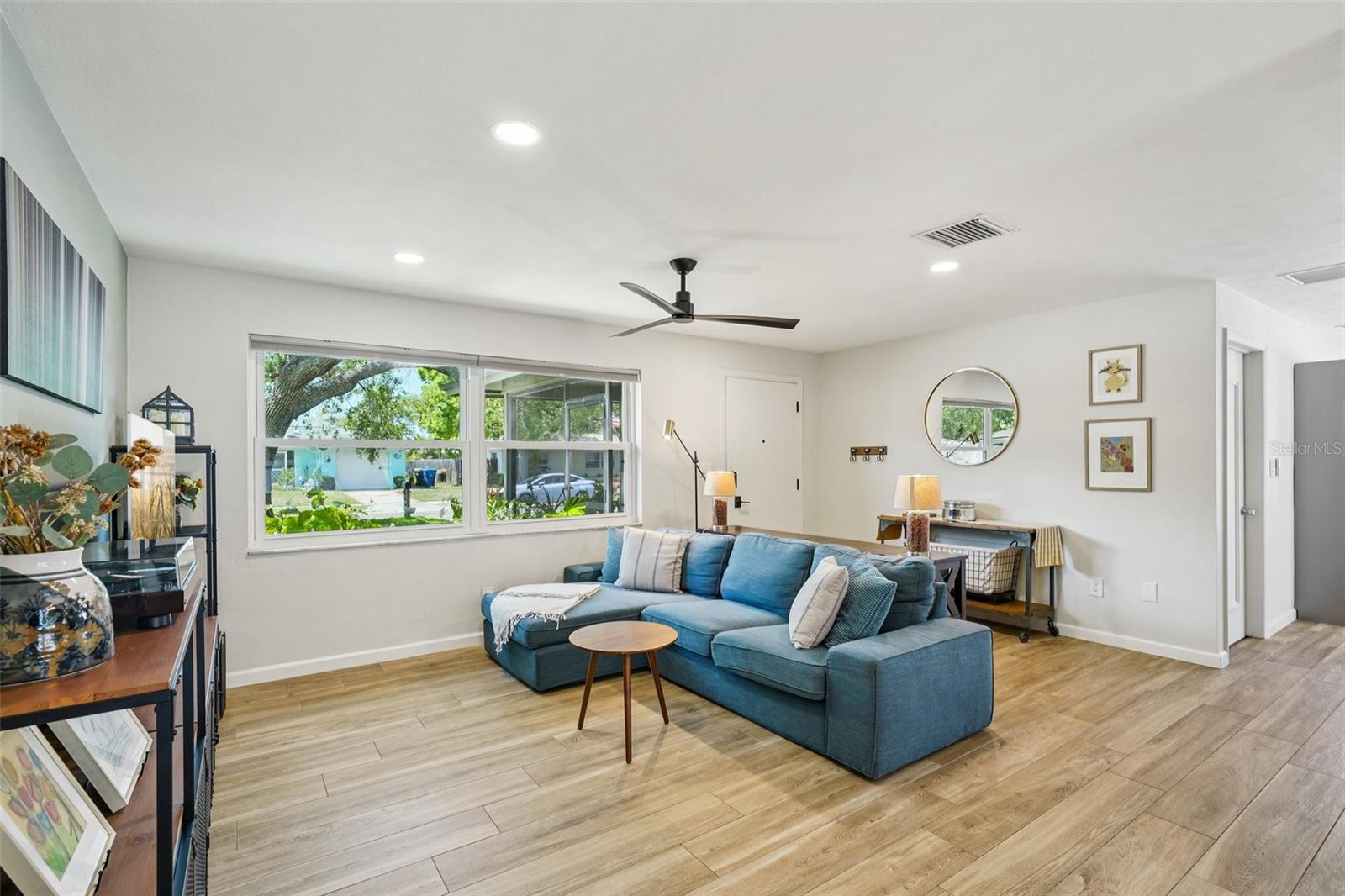 IMPERIAL GROVES - Residential