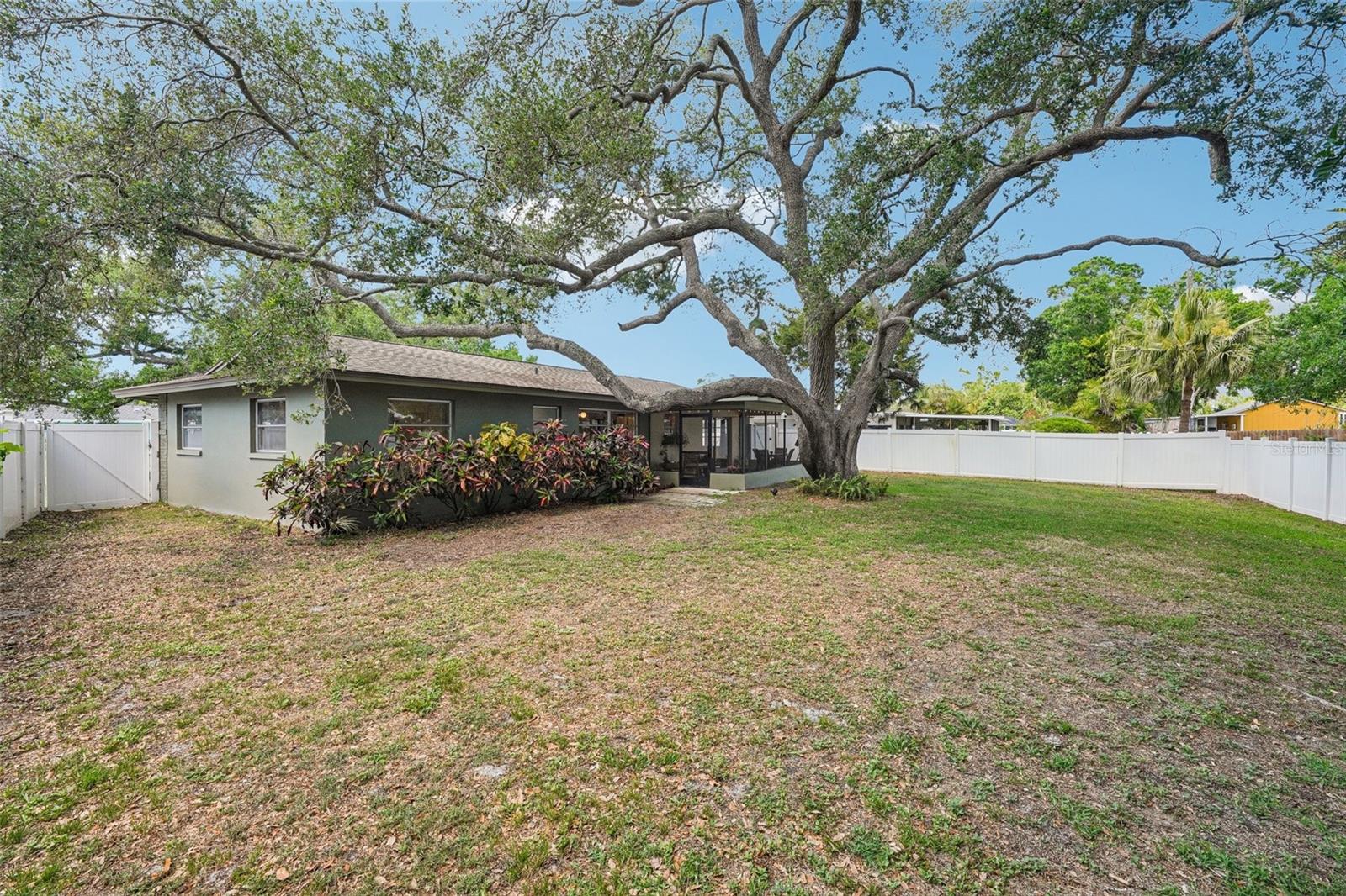 IMPERIAL GROVES - Residential