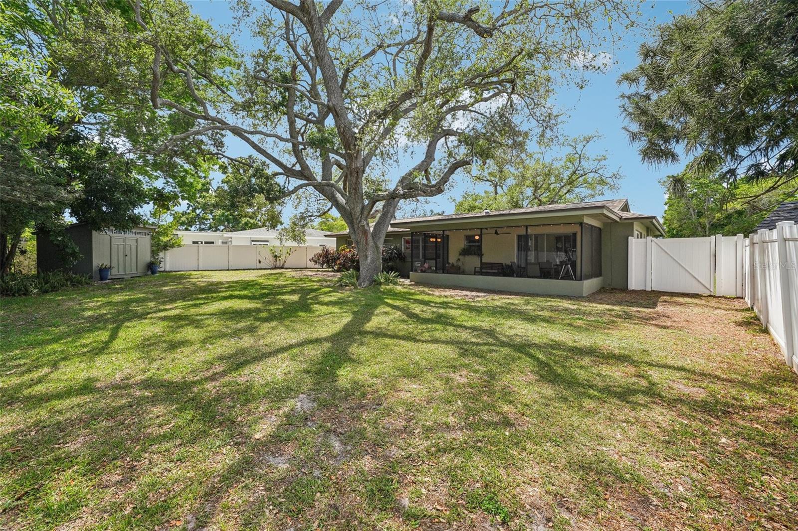 IMPERIAL GROVES - Residential