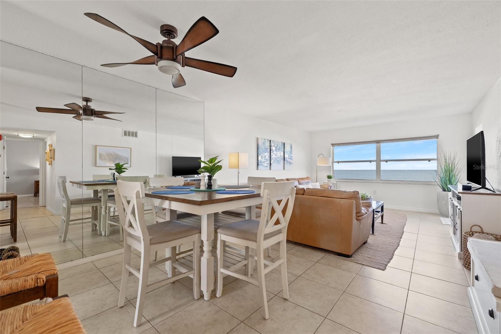 HARBOUR LIGHT TOWERS CONDO - Residential