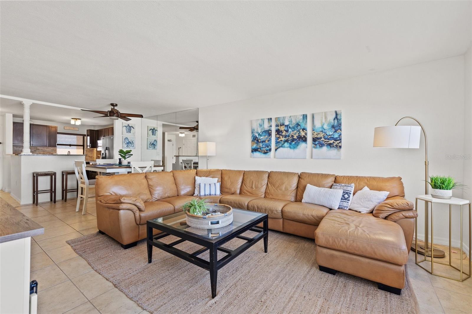 HARBOUR LIGHT TOWERS CONDO - Residential