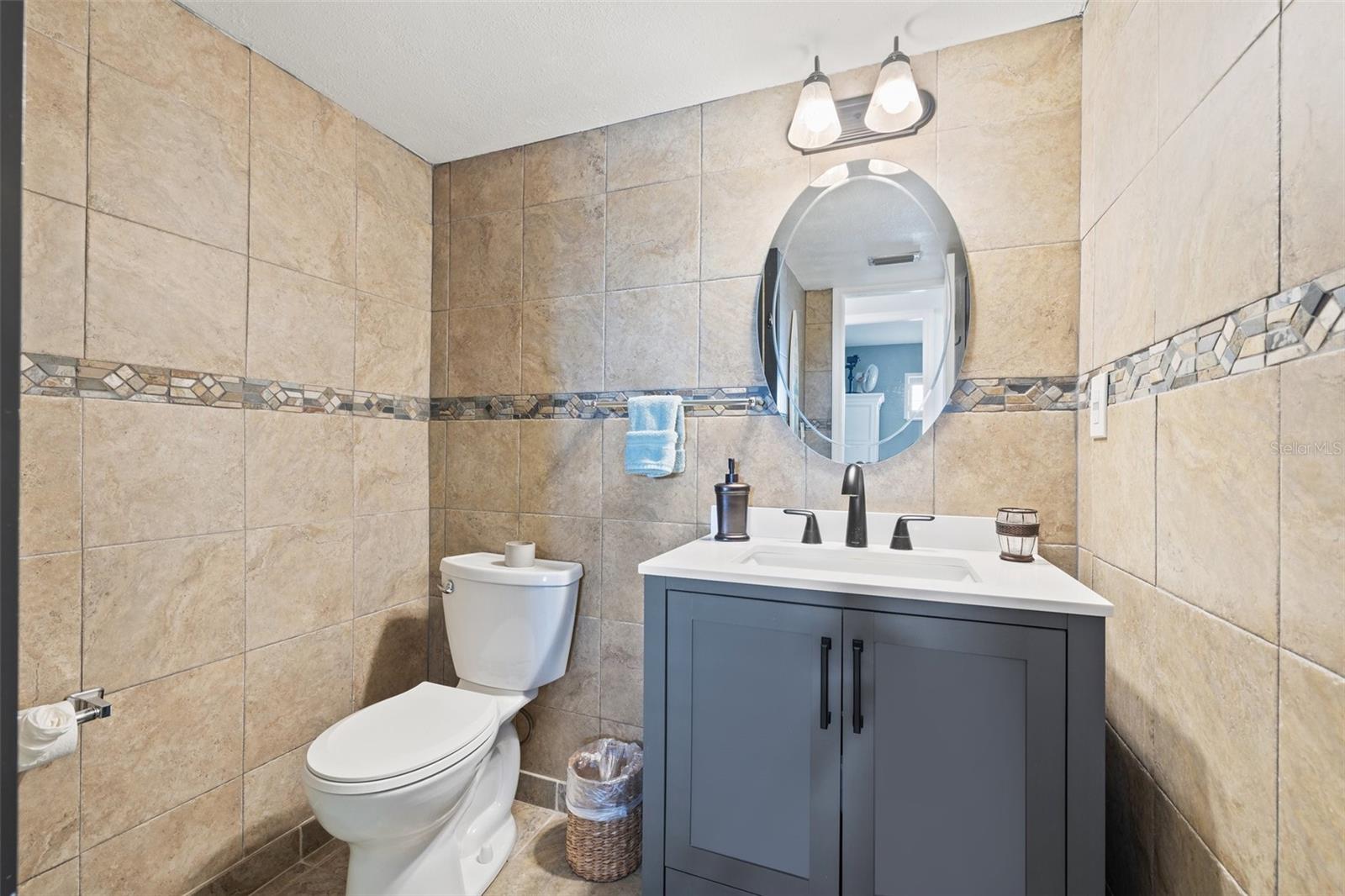 HARBOUR LIGHT TOWERS CONDO - Residential