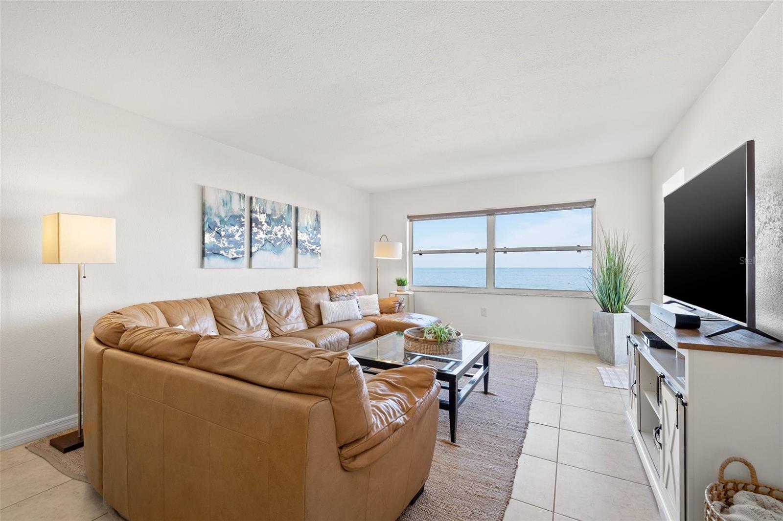 HARBOUR LIGHT TOWERS CONDO - Residential