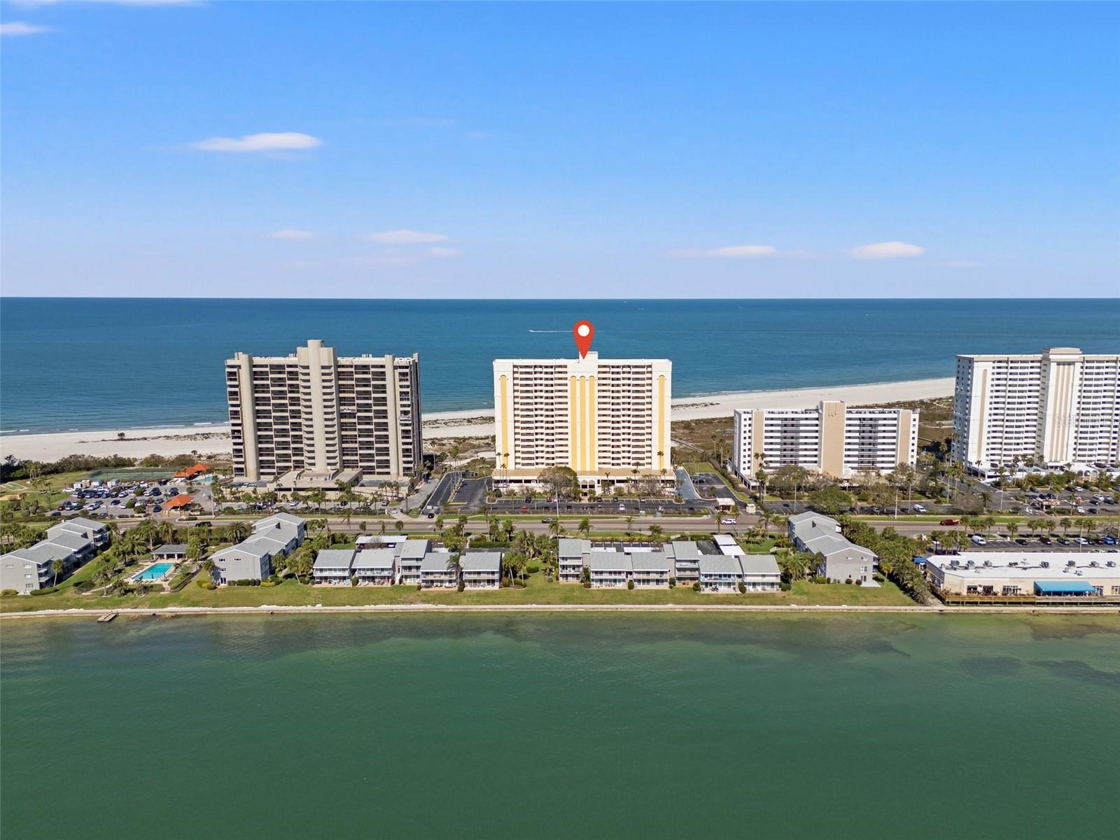 HARBOUR LIGHT TOWERS CONDO - Residential