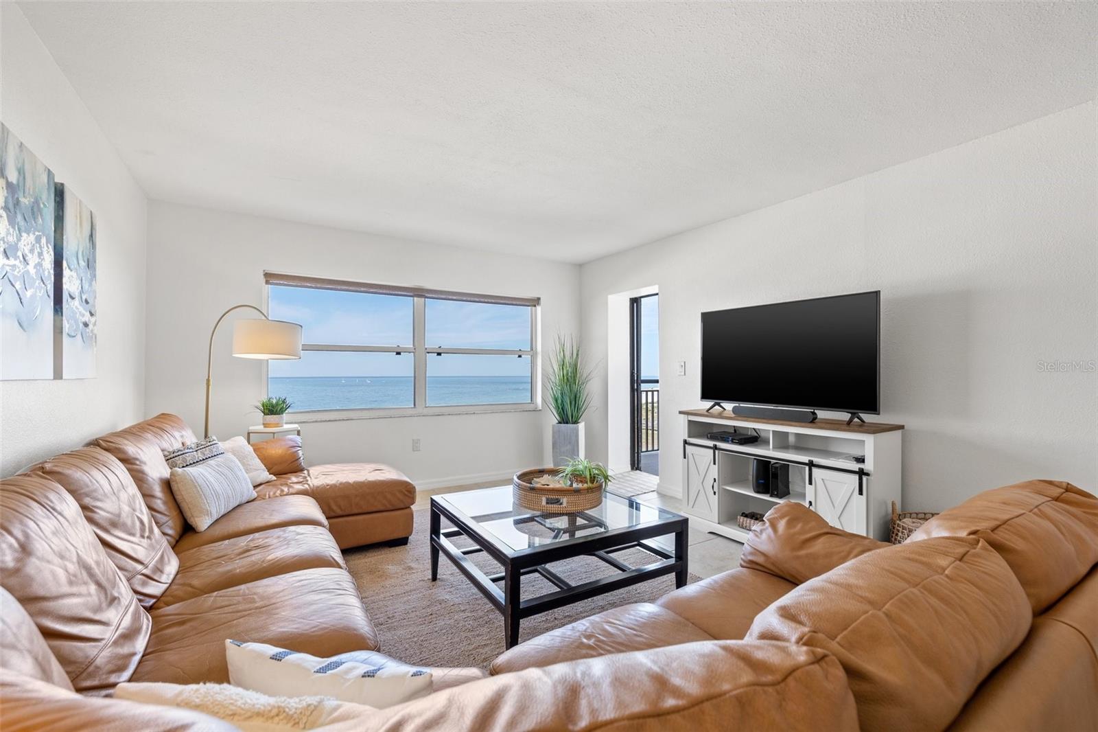 HARBOUR LIGHT TOWERS CONDO - Residential