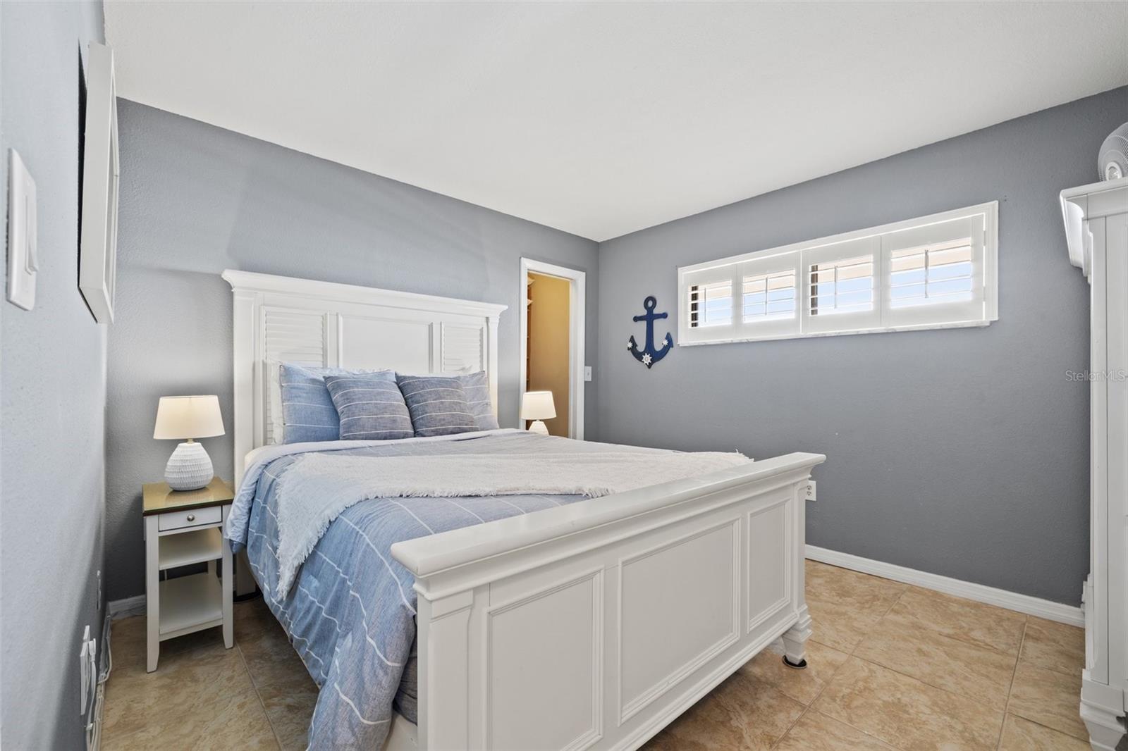 HARBOUR LIGHT TOWERS CONDO - Residential