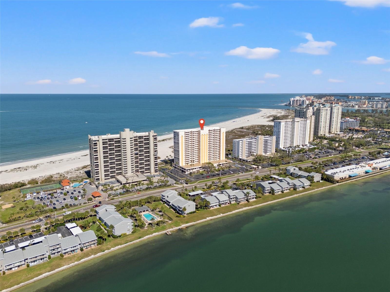 HARBOUR LIGHT TOWERS CONDO - Residential