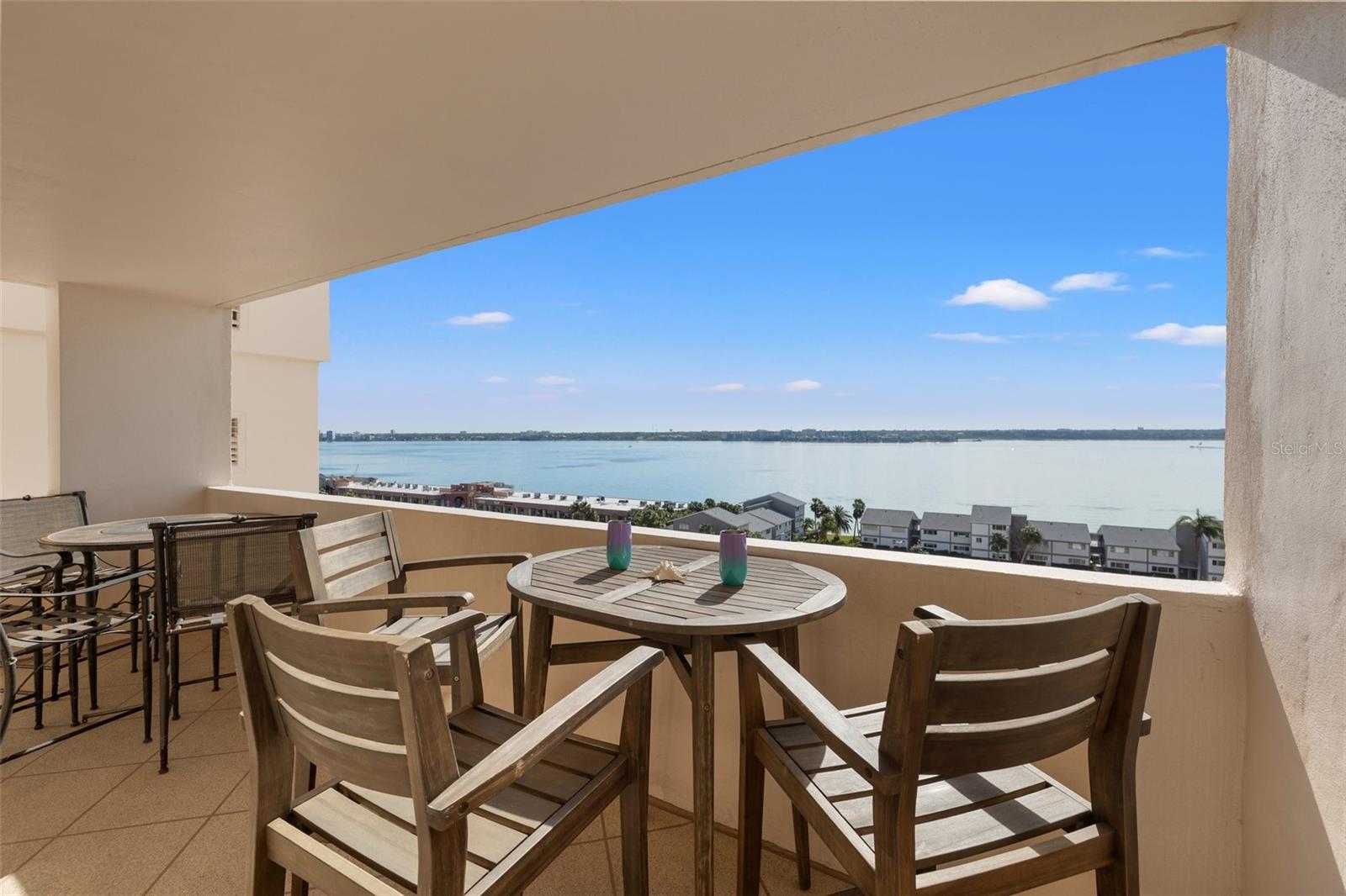 HARBOUR LIGHT TOWERS CONDO - Residential