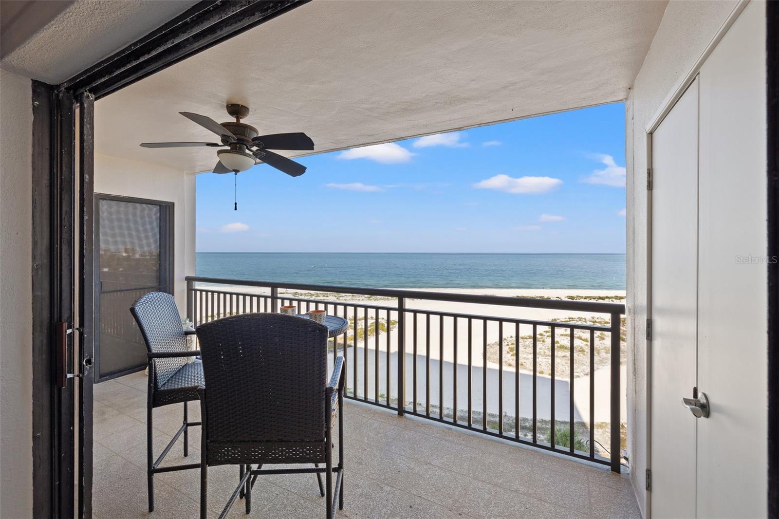 HARBOUR LIGHT TOWERS CONDO - Residential