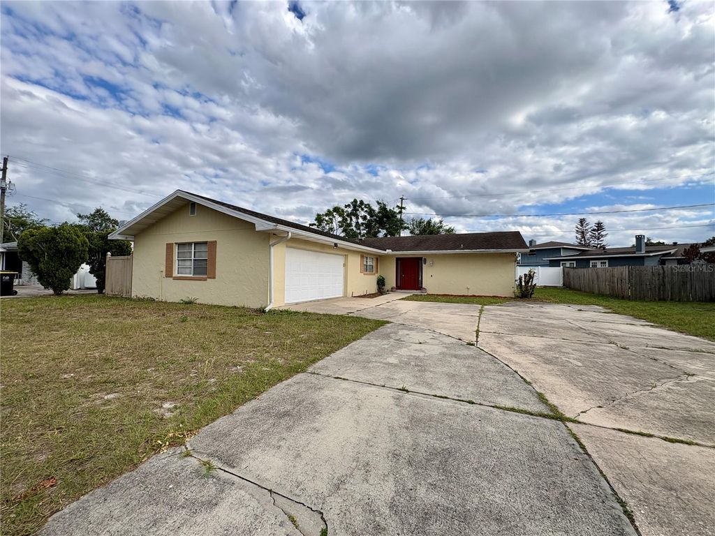 Photo of 728 Lake Ned Road, Winter Haven, FL 33884 (MLS # L4961335)