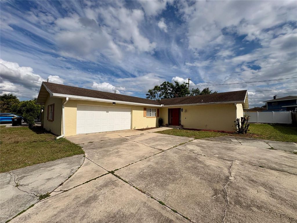 Photo of 728 Lake Ned Road, Winter Haven, FL 33884 (MLS # L4961335)