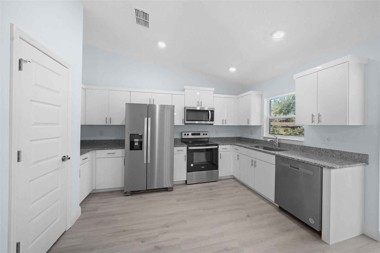 RAINBOW PARK - Residential