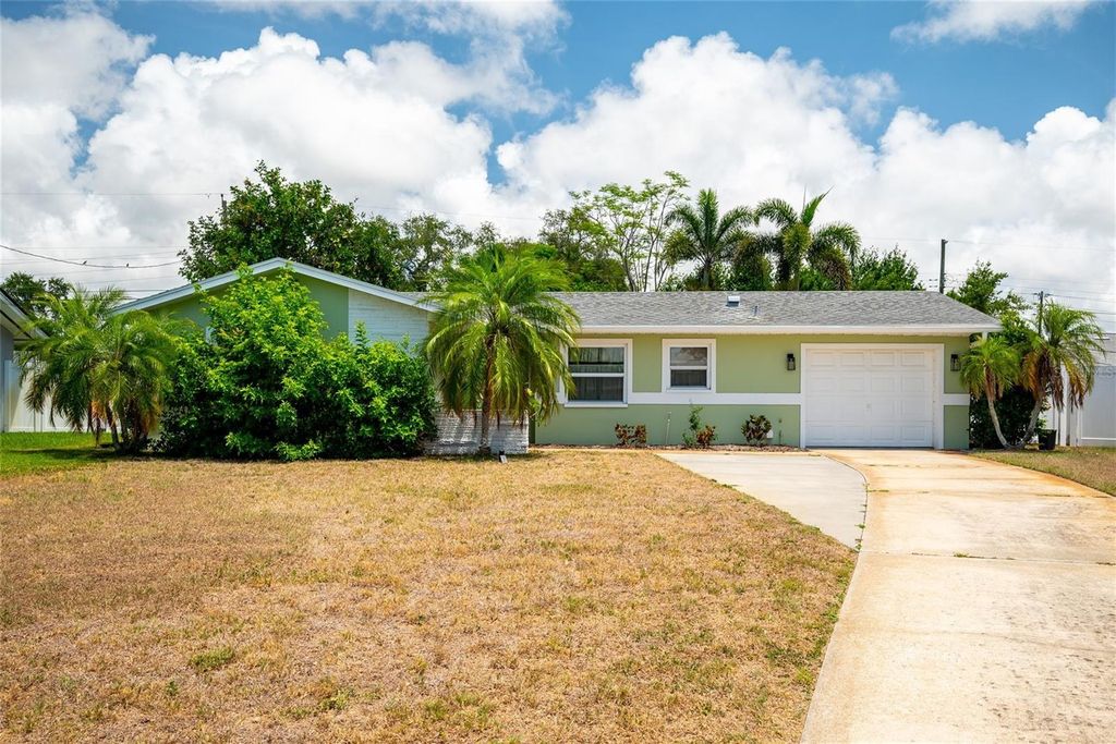 Photo of 10297 Hetrick Circle E, Largo, FL 33774 (MLS # TB8504264)