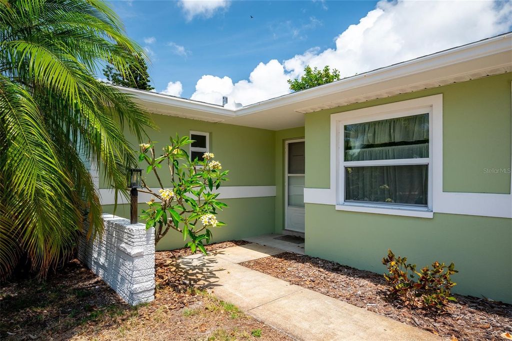 Photo of 10297 Hetrick Circle E, Largo, FL 33774 (MLS # TB8504264)