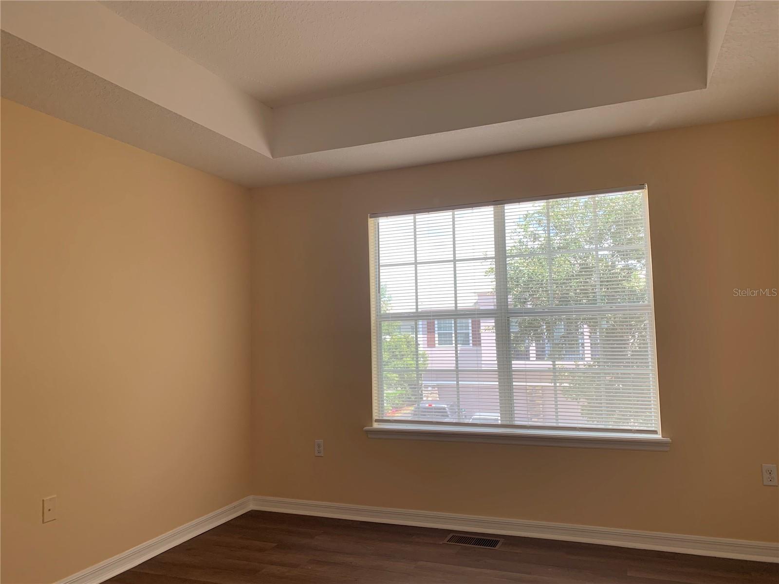 TUCKER OAKS - Residential Lease