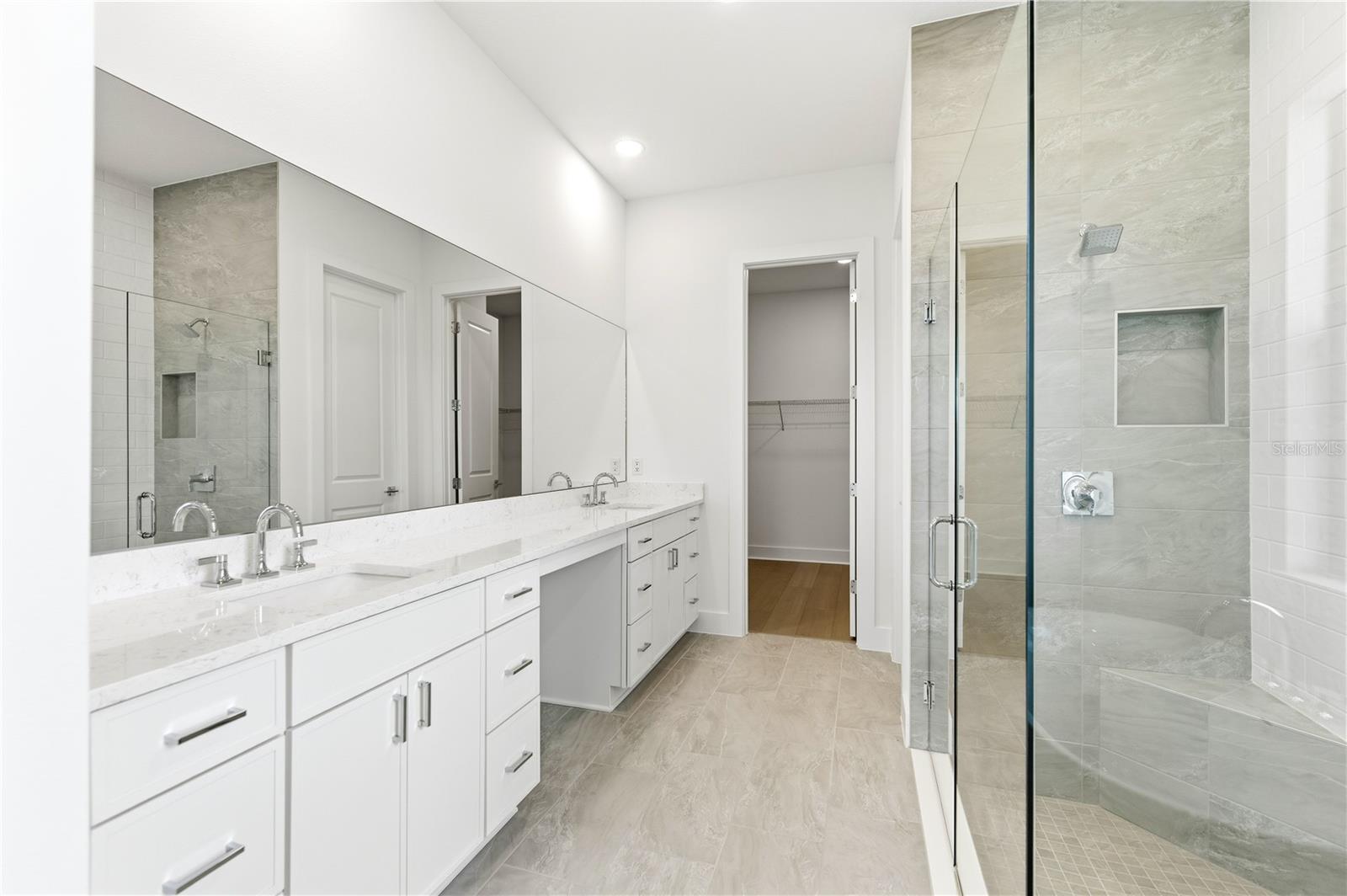 OAKBEND AT WELLEN PARK - Residential