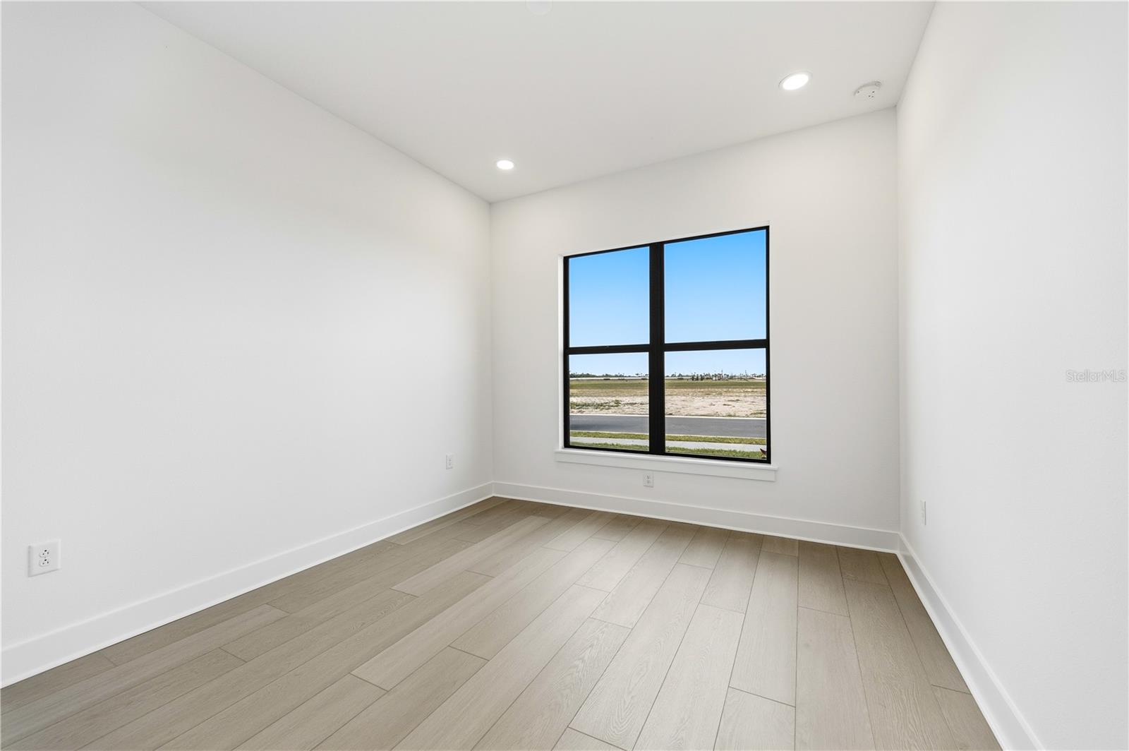 OAKBEND AT WELLEN PARK - Residential