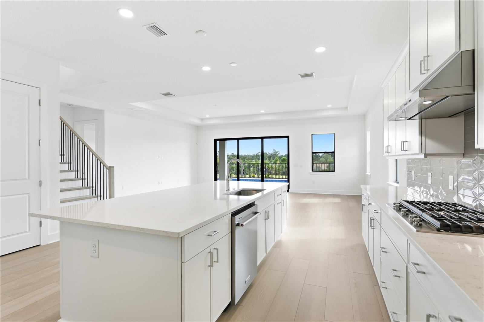 OAKBEND AT WELLEN PARK - Residential