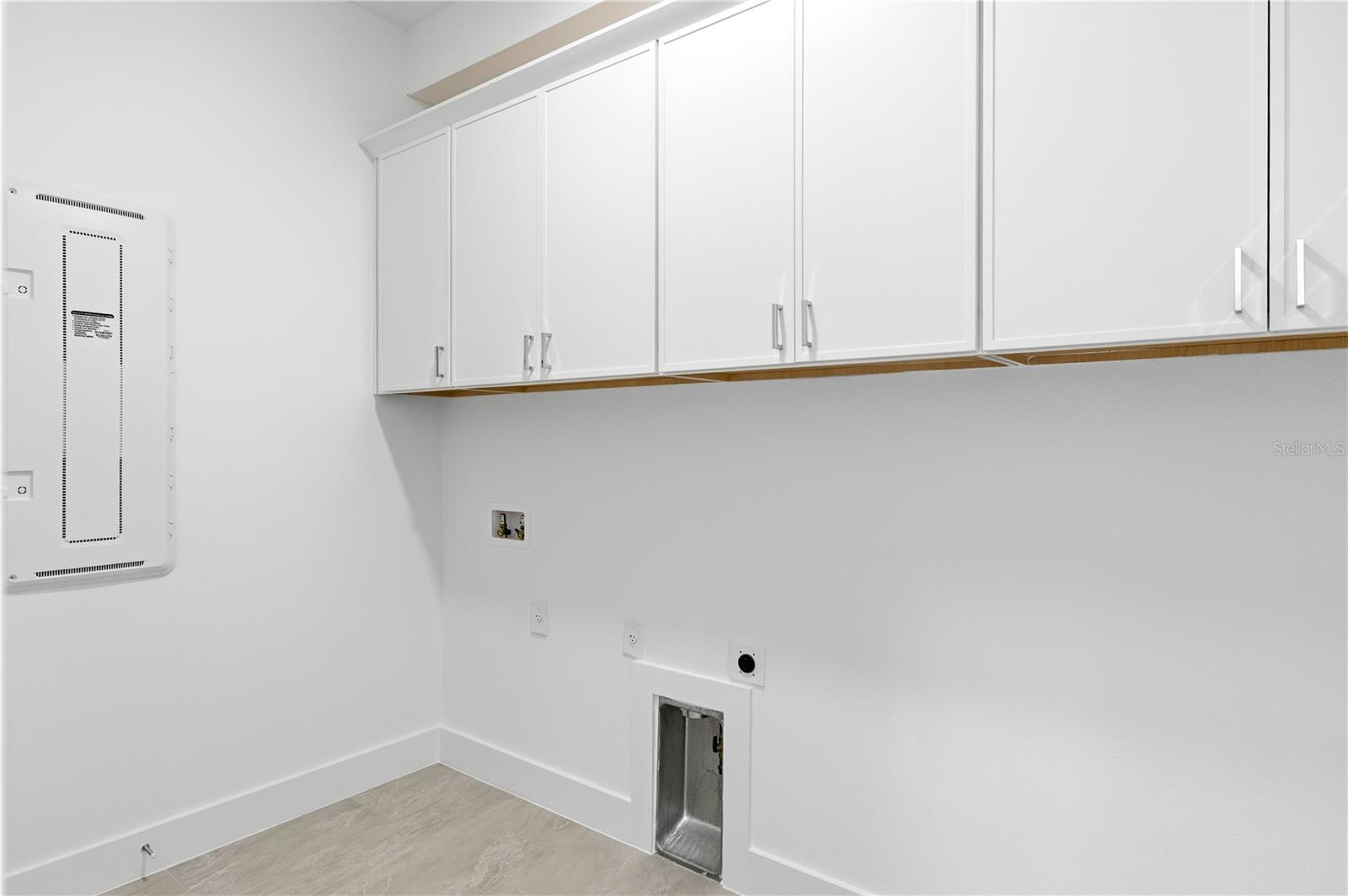 OAKBEND AT WELLEN PARK - Residential