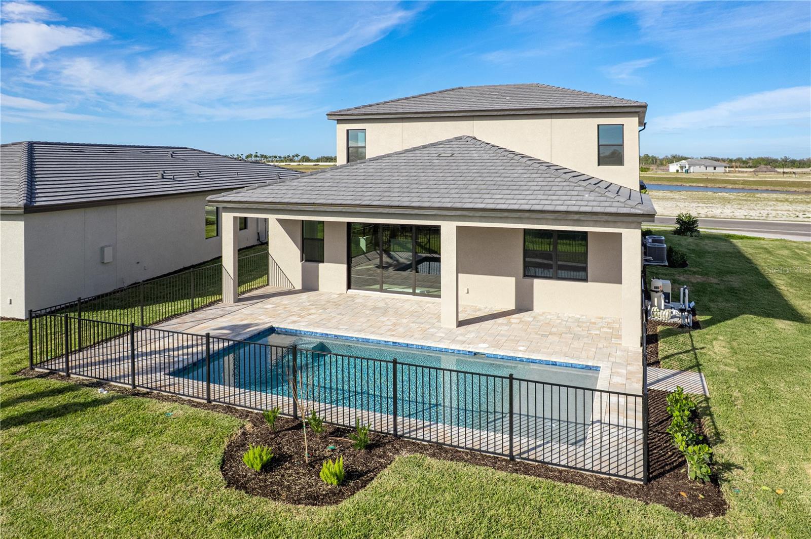 OAKBEND AT WELLEN PARK - Residential