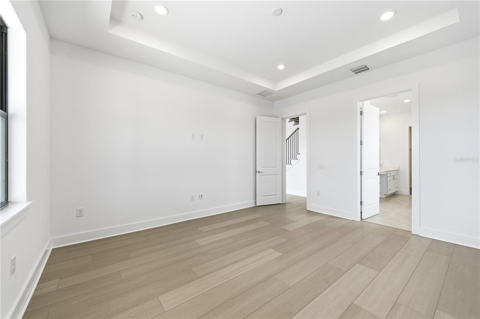 OAKBEND AT WELLEN PARK - Residential