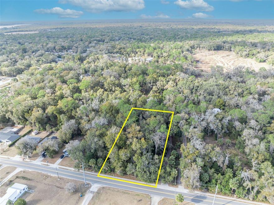 Discover the potential of this .7-acre vacant parcel located on New York Avenue in the heart of Orange City. Whether you’re a builder, investor, or visionary buyer, this property offers a fantastic opportunity to bring your plans to life. With ample space for development, the lot provides flexibility for a custom home, multiple residences, or future investment potential (buyer to verify zoning and use).
Conveniently located near major roadways, schools, shopping, dining, and local amenities, this property combines accessibility with growth potential. Don’t miss your chance to secure a sizable piece of land in a desirable and expanding area.