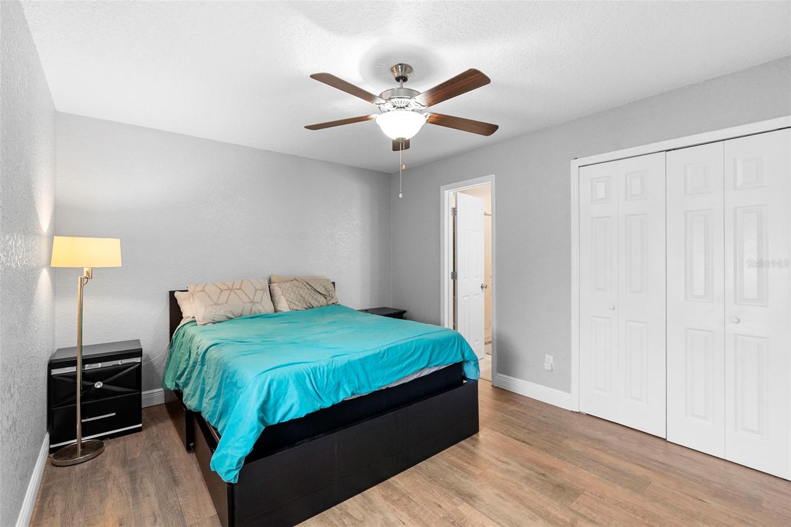 Casas a venda 4 - Jen Dantas 610 NARDELLO DRIVE