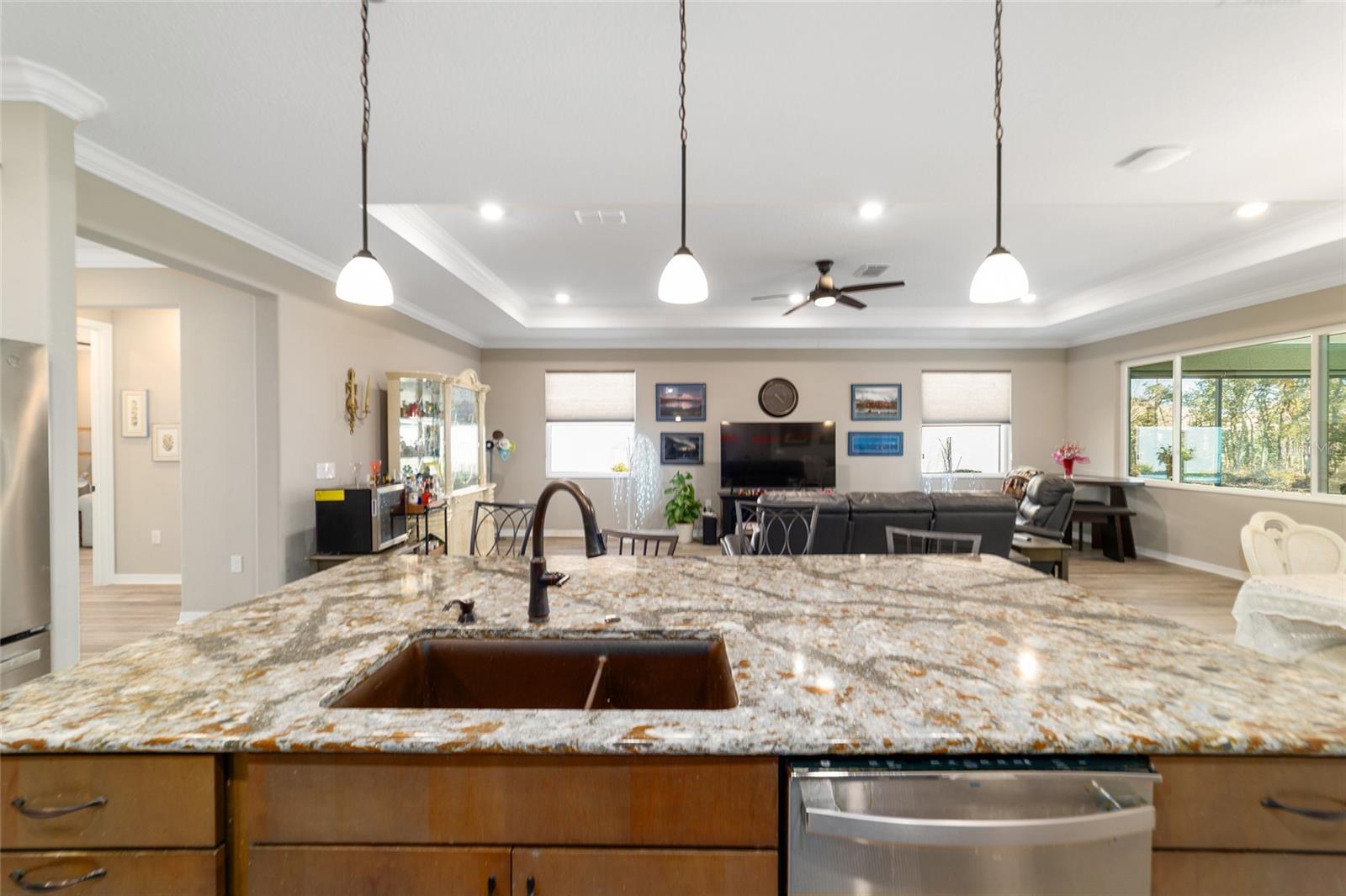 ON TOP OF THE WORLD - Residential