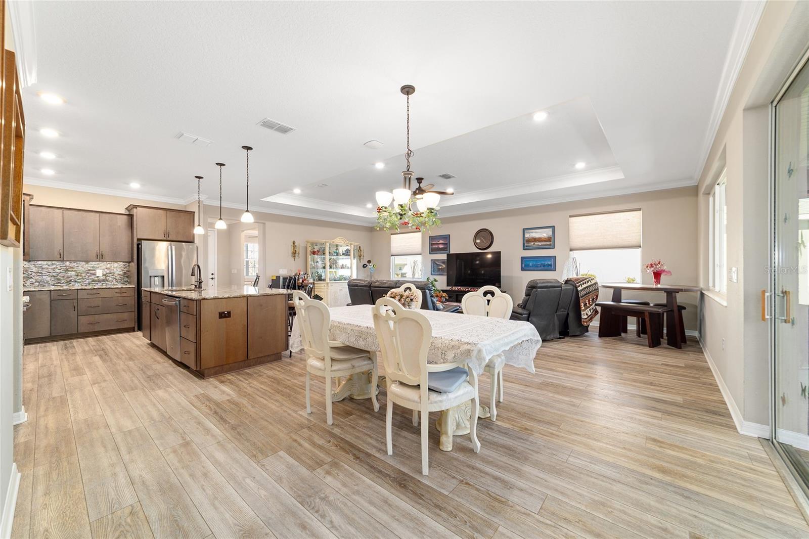 ON TOP OF THE WORLD - Residential