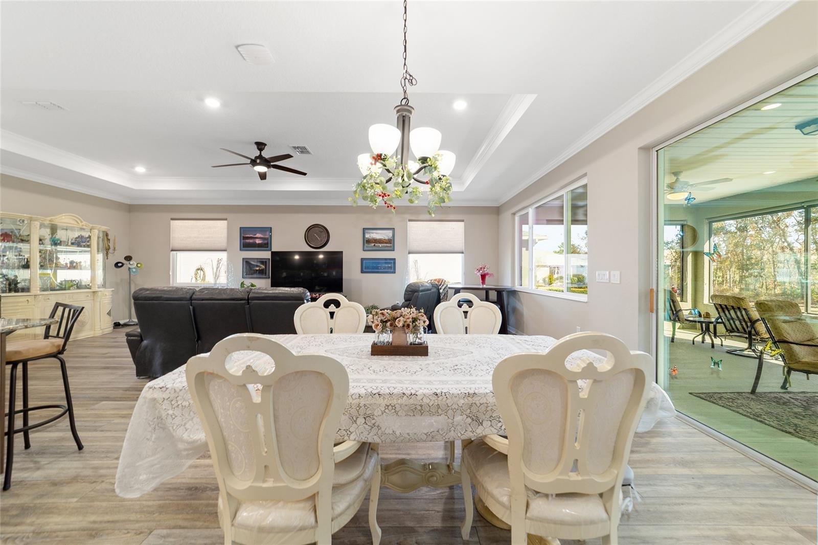 ON TOP OF THE WORLD - Residential