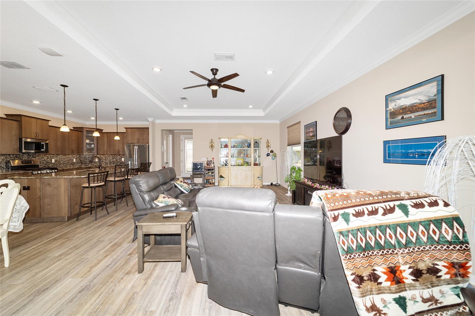 ON TOP OF THE WORLD - Residential