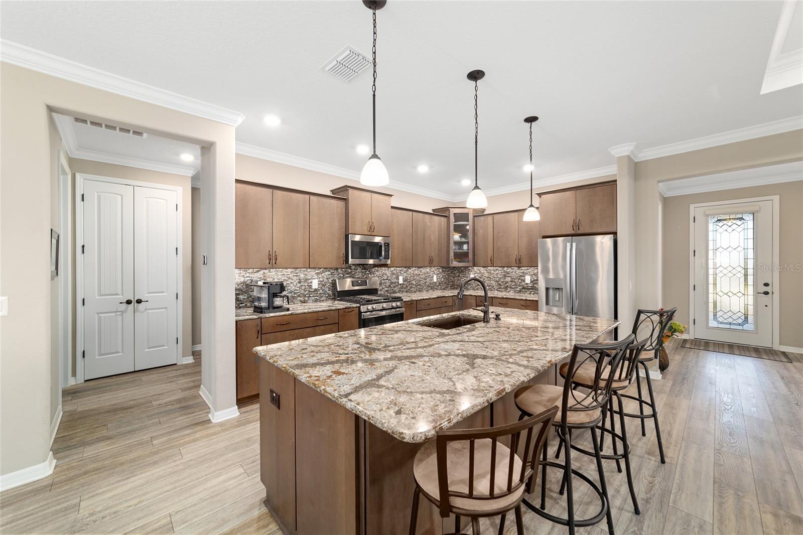 ON TOP OF THE WORLD - Residential