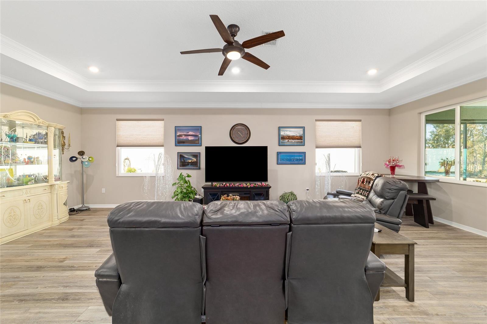 ON TOP OF THE WORLD - Residential