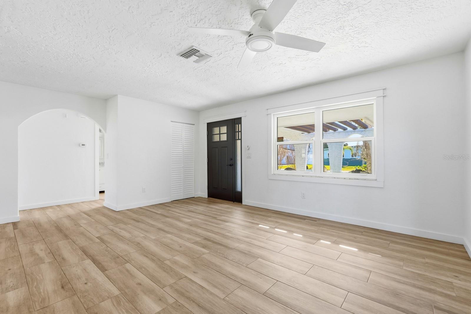 ORMOND BEACH PLAZA - Residential