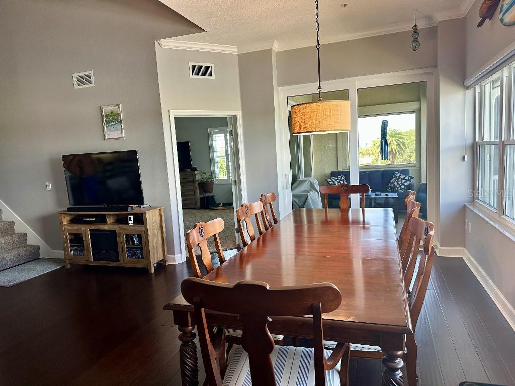 Flores Del Rio Condo - Residential