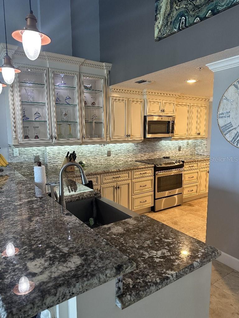 Flores Del Rio Condo - Residential