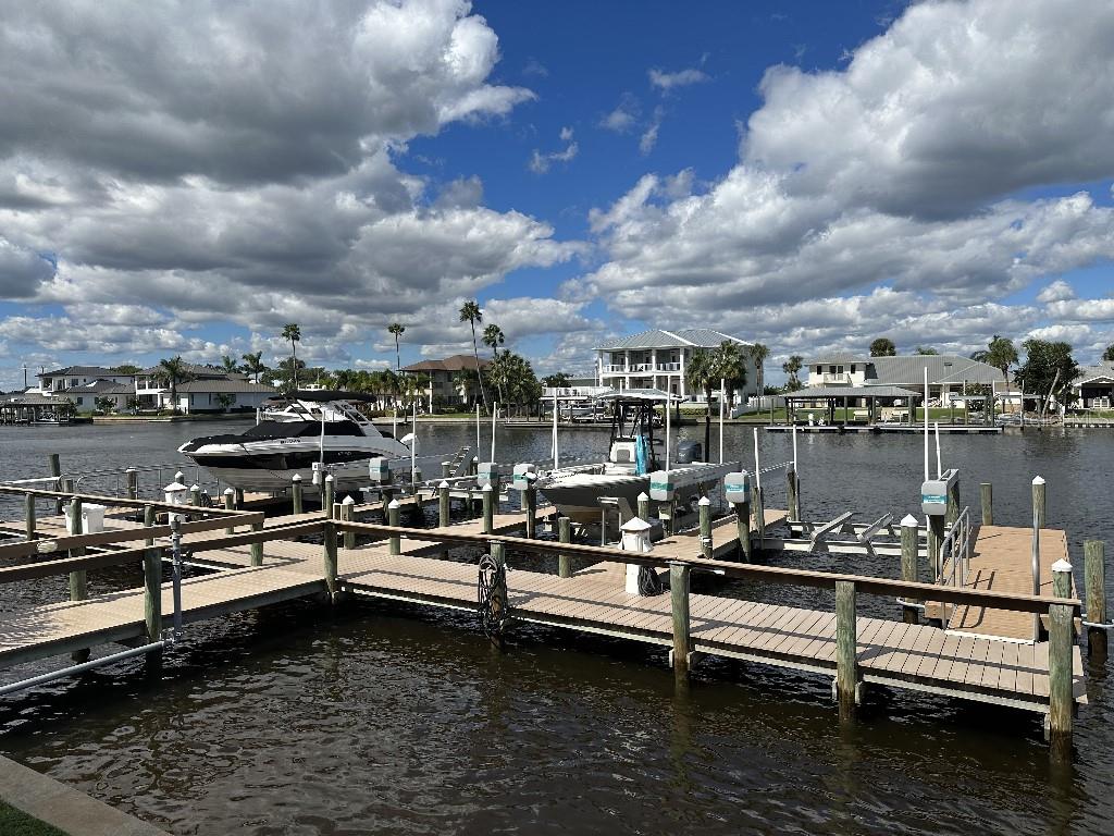 Flores Del Rio Condo - Residential